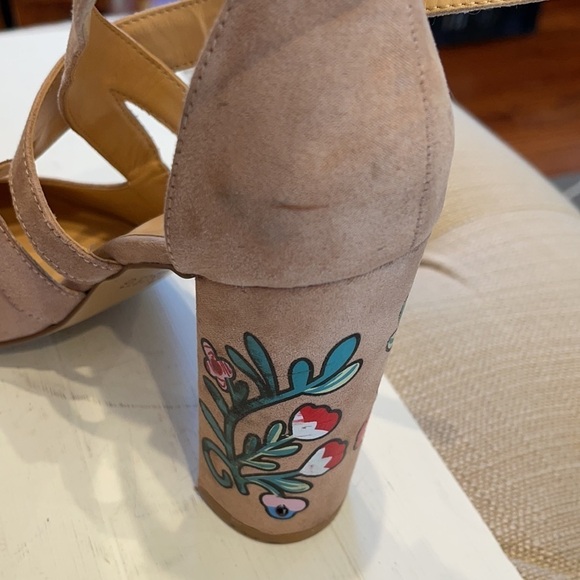 American Glamour Badgley Mischka Pumps Beige 8.5 - Picture 11 of 12